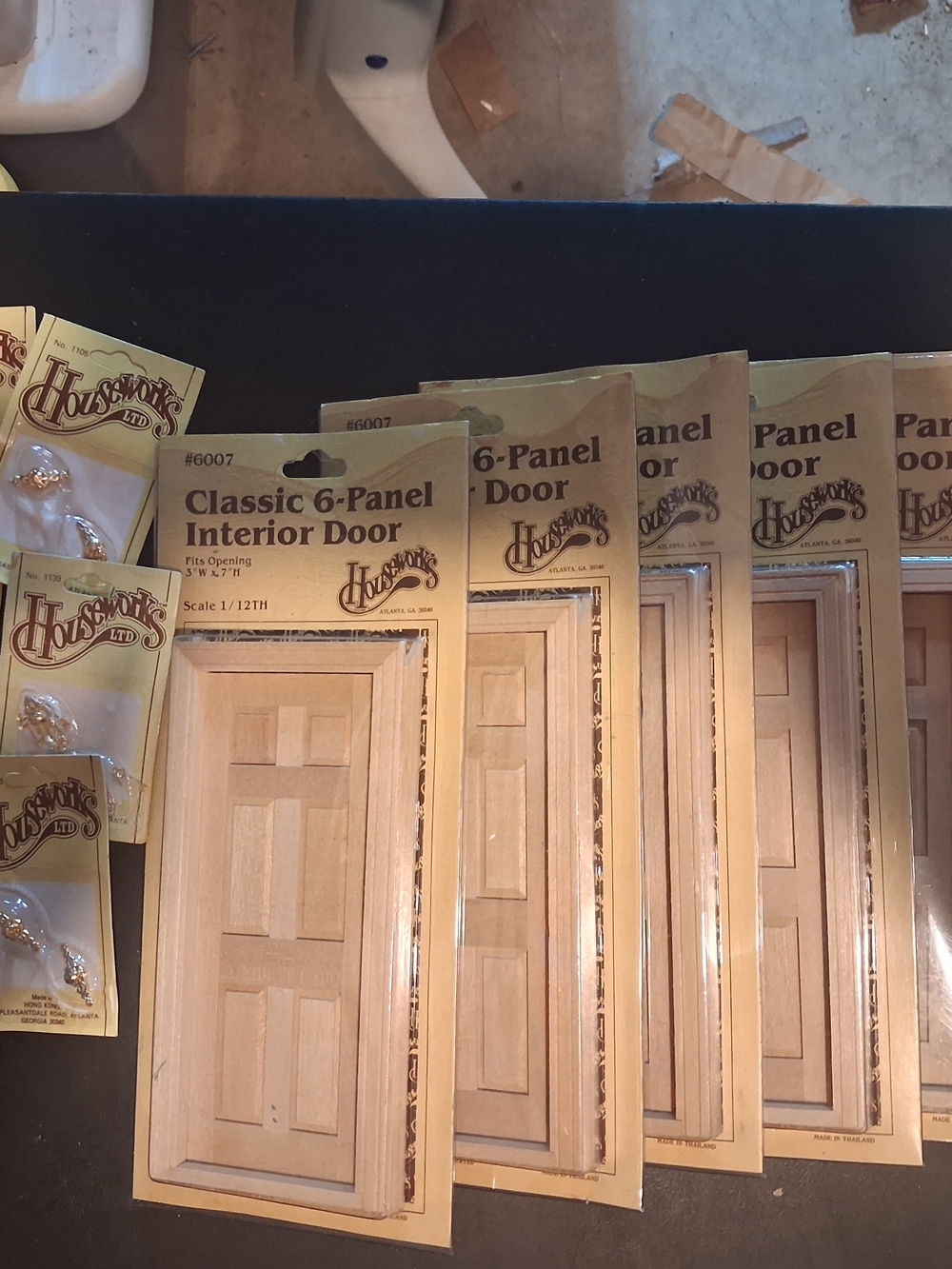 6 Houseworks #6007 Classic 6-Panel Traditional Interior Doors 1:12 scale W/knobs